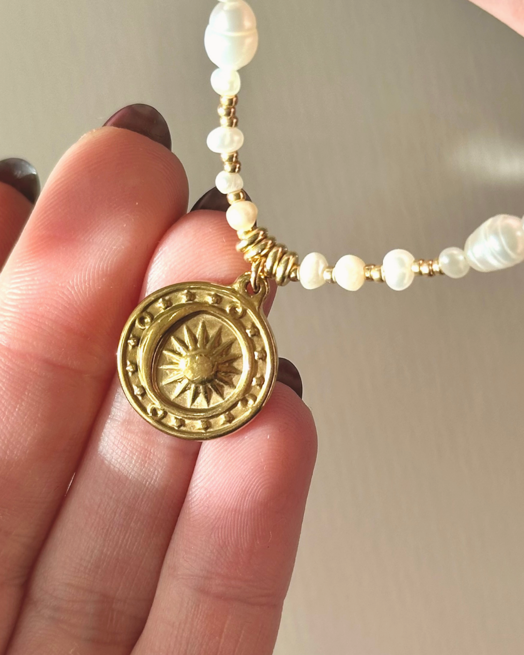 Collar de perlas de agua dulce naturales – pieza única de MolaMon