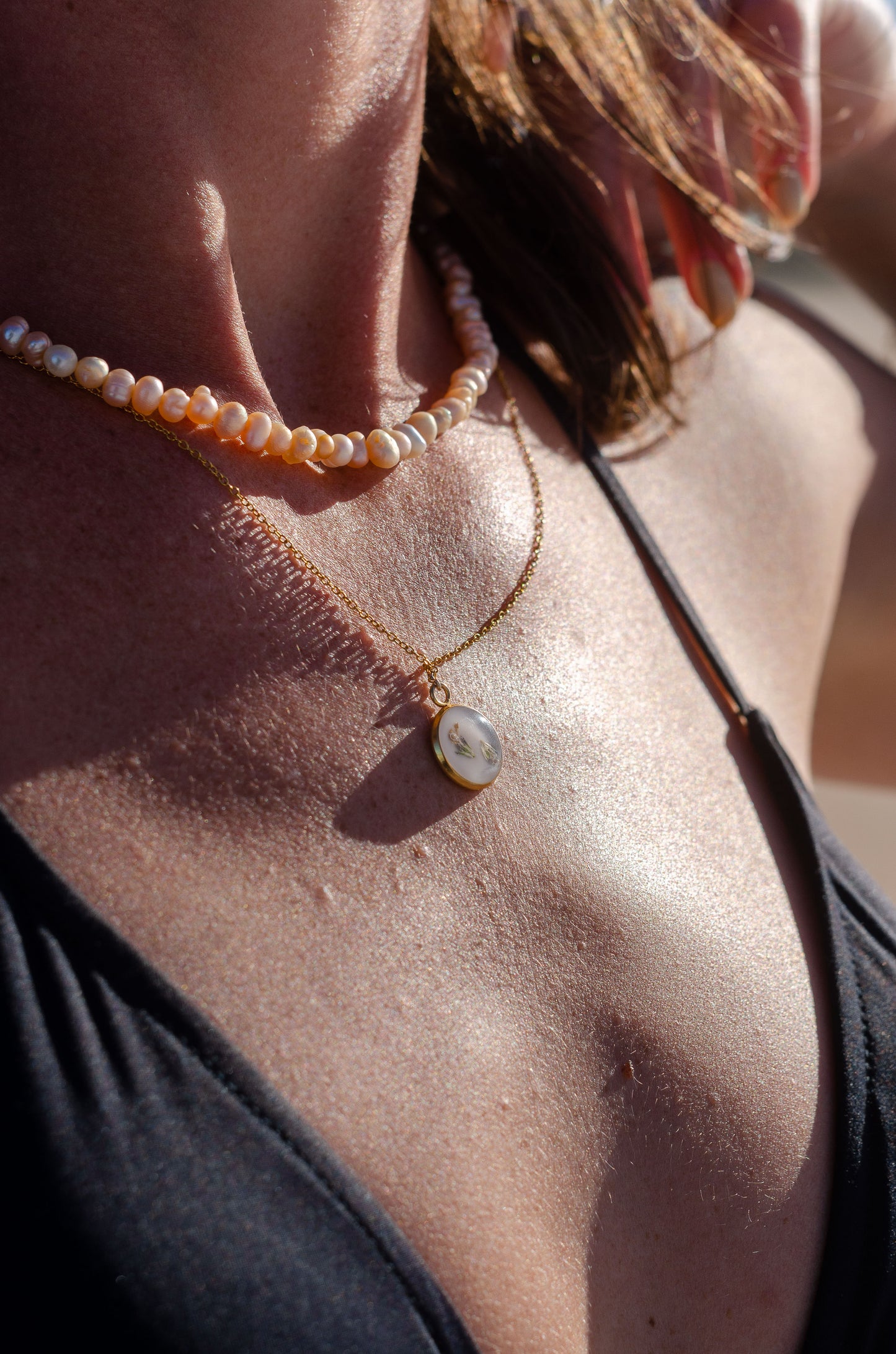 Delicate Flower Necklace – Minimal Botanical Jewelry