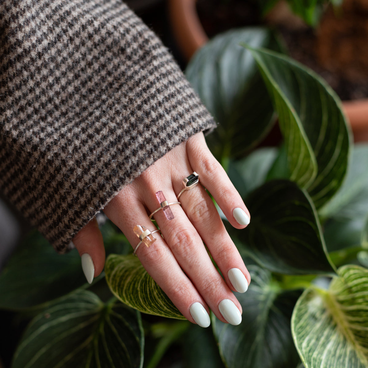 Anillo ajustable de plata 925 con topacio imperial en bruto – pieza única de MolaMon