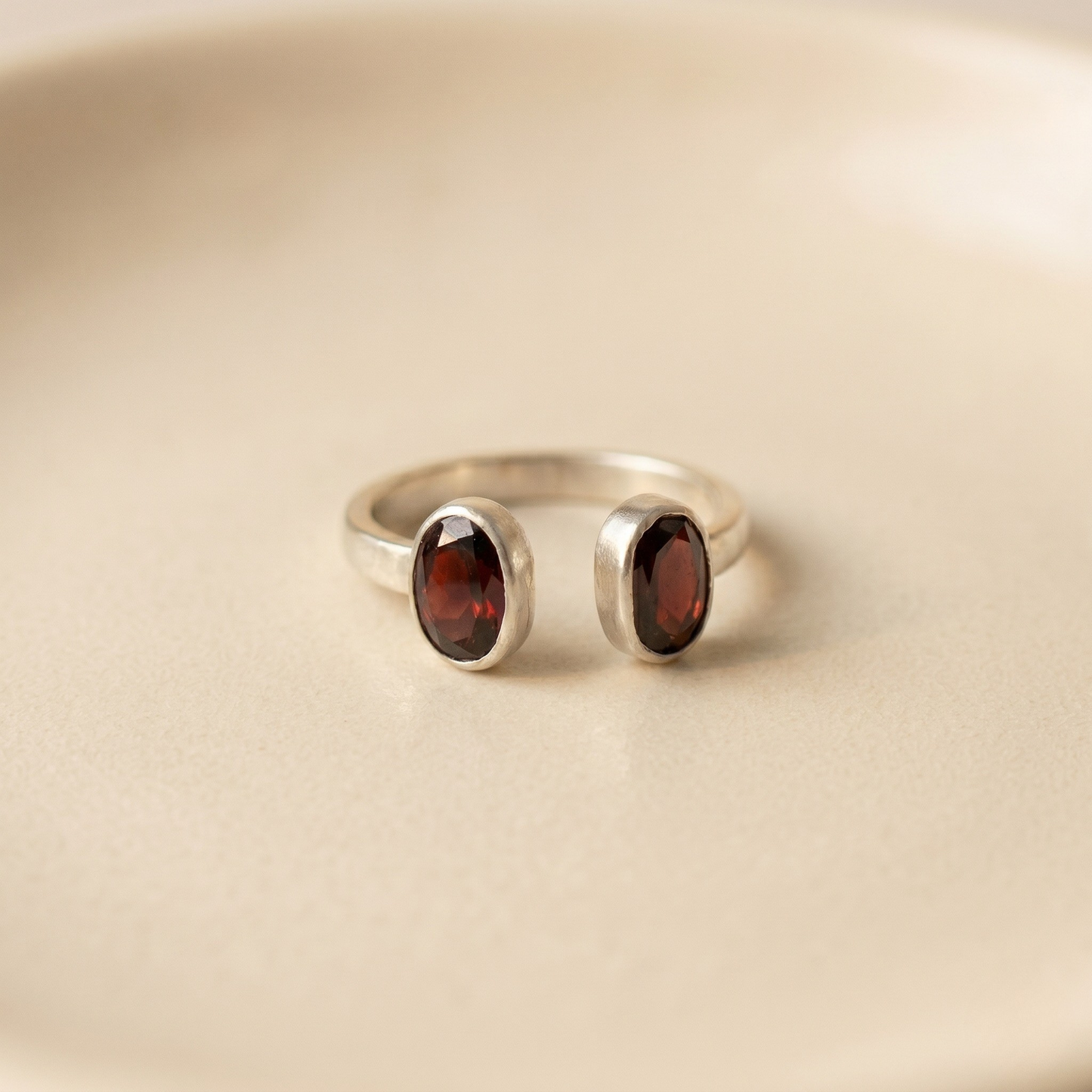 Anillo de Granate Rojo
