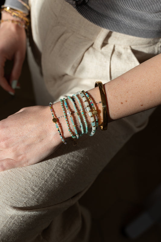 Pulsera de aguamarina natural, joya hecha a mano en El Born, Barcelona
