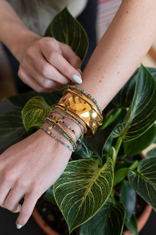 Pulsera de crisocola natural, joya hecha a mano en El Born, Barcelona